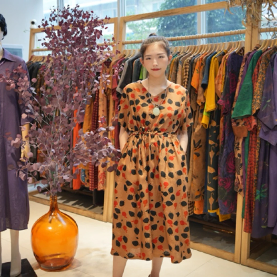 香云纱桑蚕丝连衣裙夏季V领碎花短袖收腰法式复古中长款