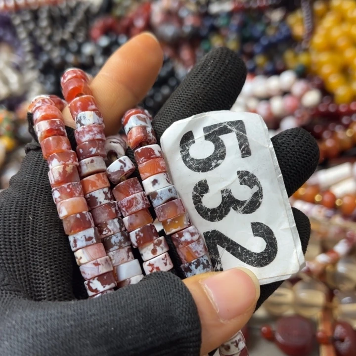 玛瑙/玉髓未镶嵌颈饰八**路