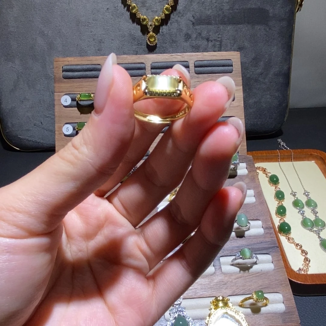 千***牵和田玉（碧玉）未镶嵌戒指
