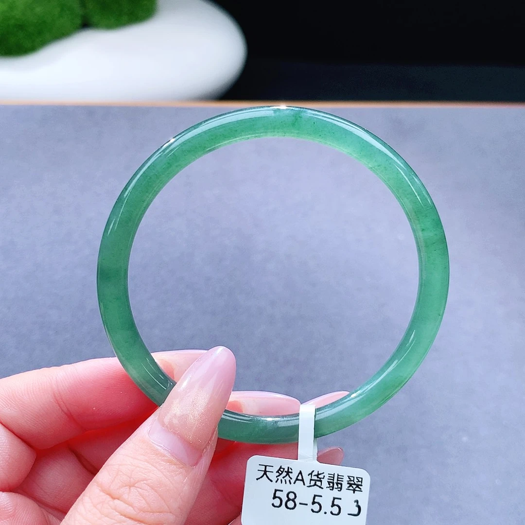 未镶嵌手镯（圆镯）翡翠