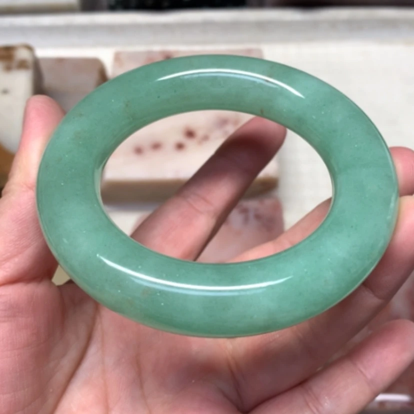 【闪购商品】未镶嵌手镯石英质玉绿冰冰54