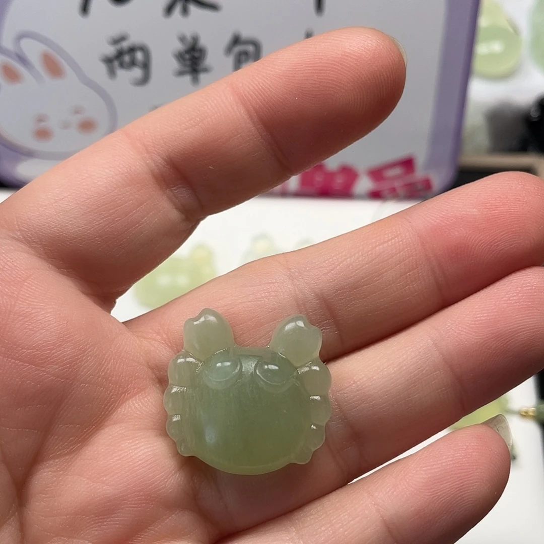 来***～蛇纹石玉未镶嵌颈饰