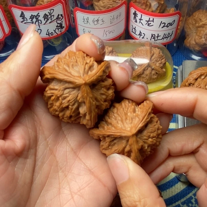 桃核吊坠三棱39+核桃