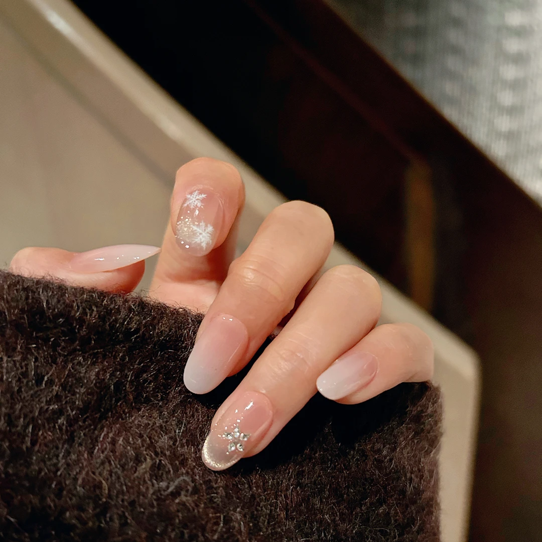 圣诞雪花裸色猫眼短款手工穿戴甲素颜百搭显白温柔气质高级氛围感