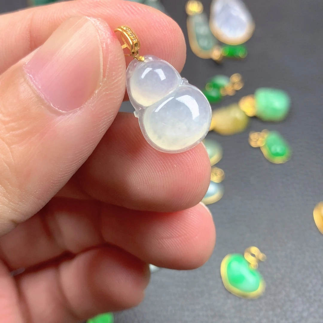 【闪购商品】颈饰18K金镶嵌翡翠翡翠