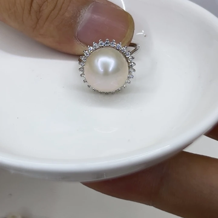 无铁合金白色戒指