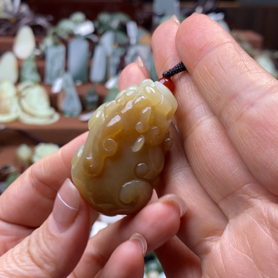 垚***七和田玉未镶嵌挂件