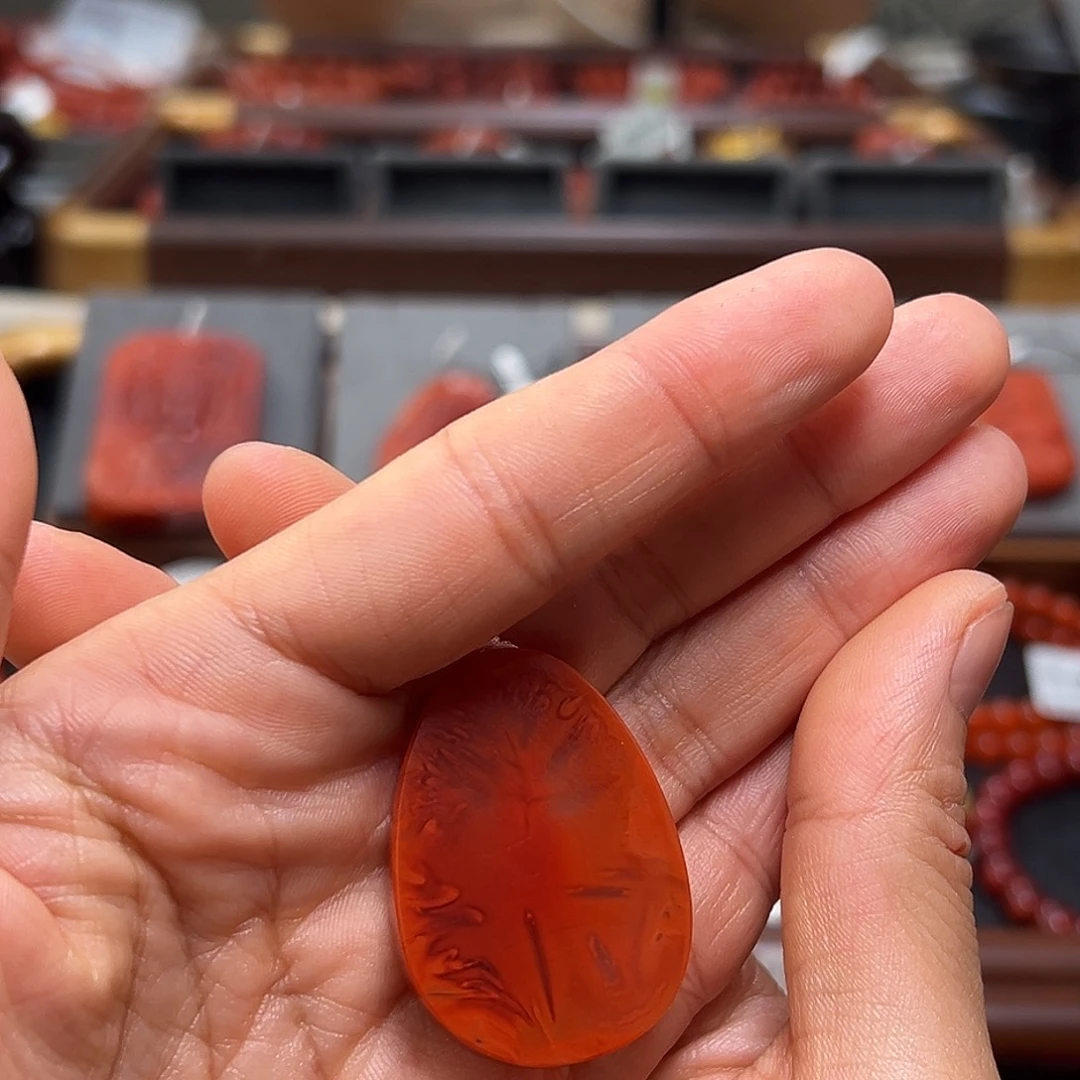 吊坠(不含链)未镶嵌南红玛瑙无事牌原矿