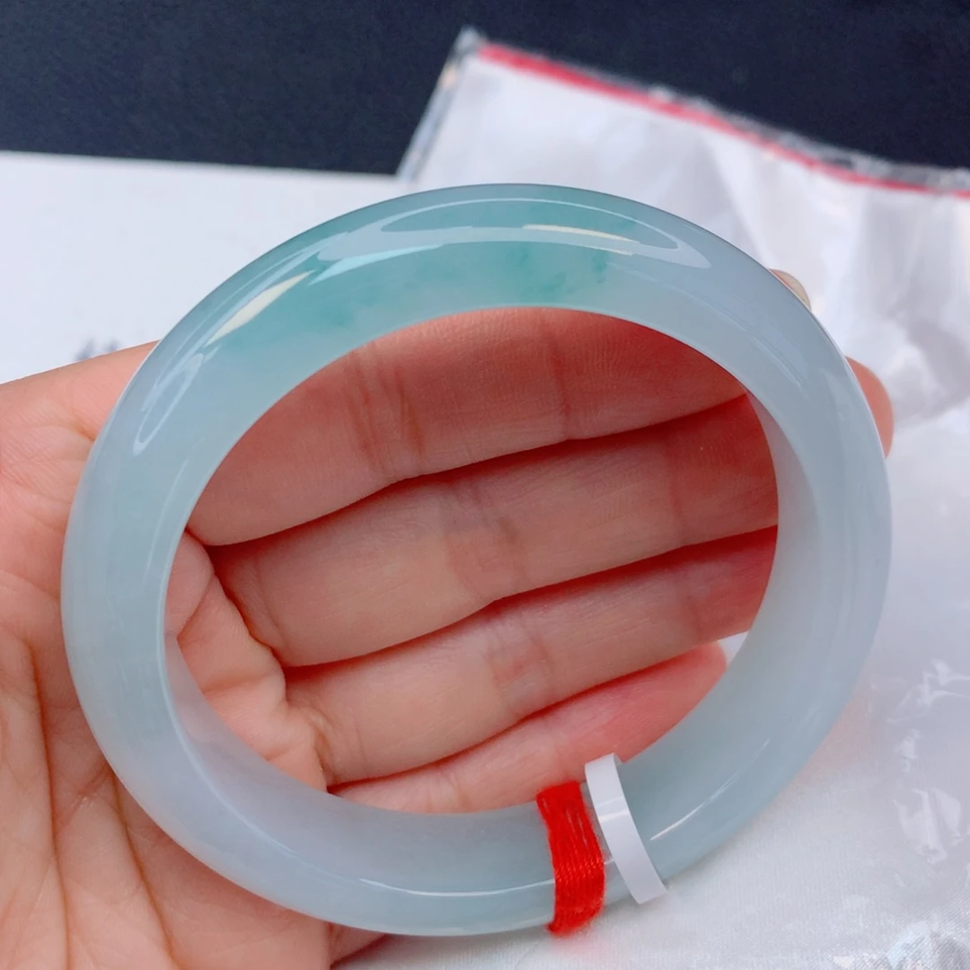 翡翠未镶嵌手镯57圈