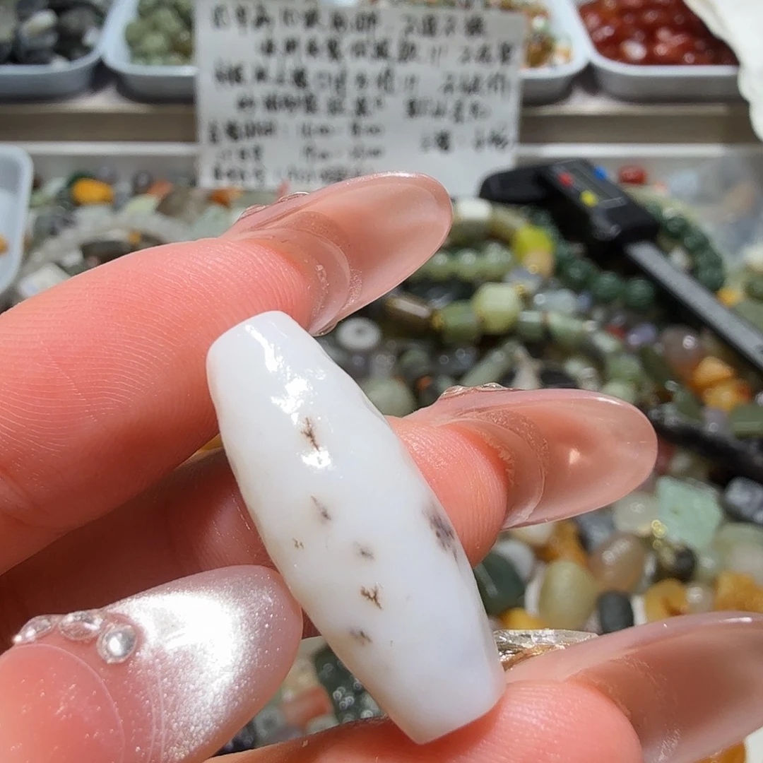 和田玉未镶嵌珠宝奇石