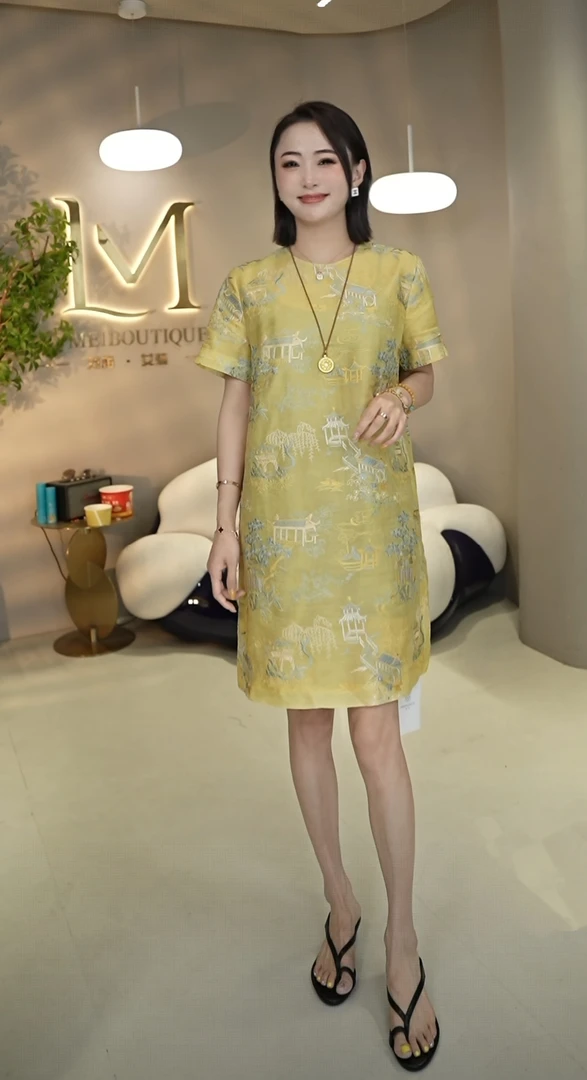 A8726刘梅家山水亭台楼阁叠针国风刺绣桑蚕丝连衣裙