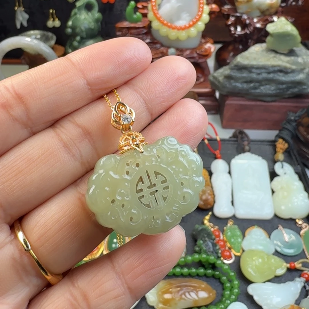 和田玉未镶嵌颈饰