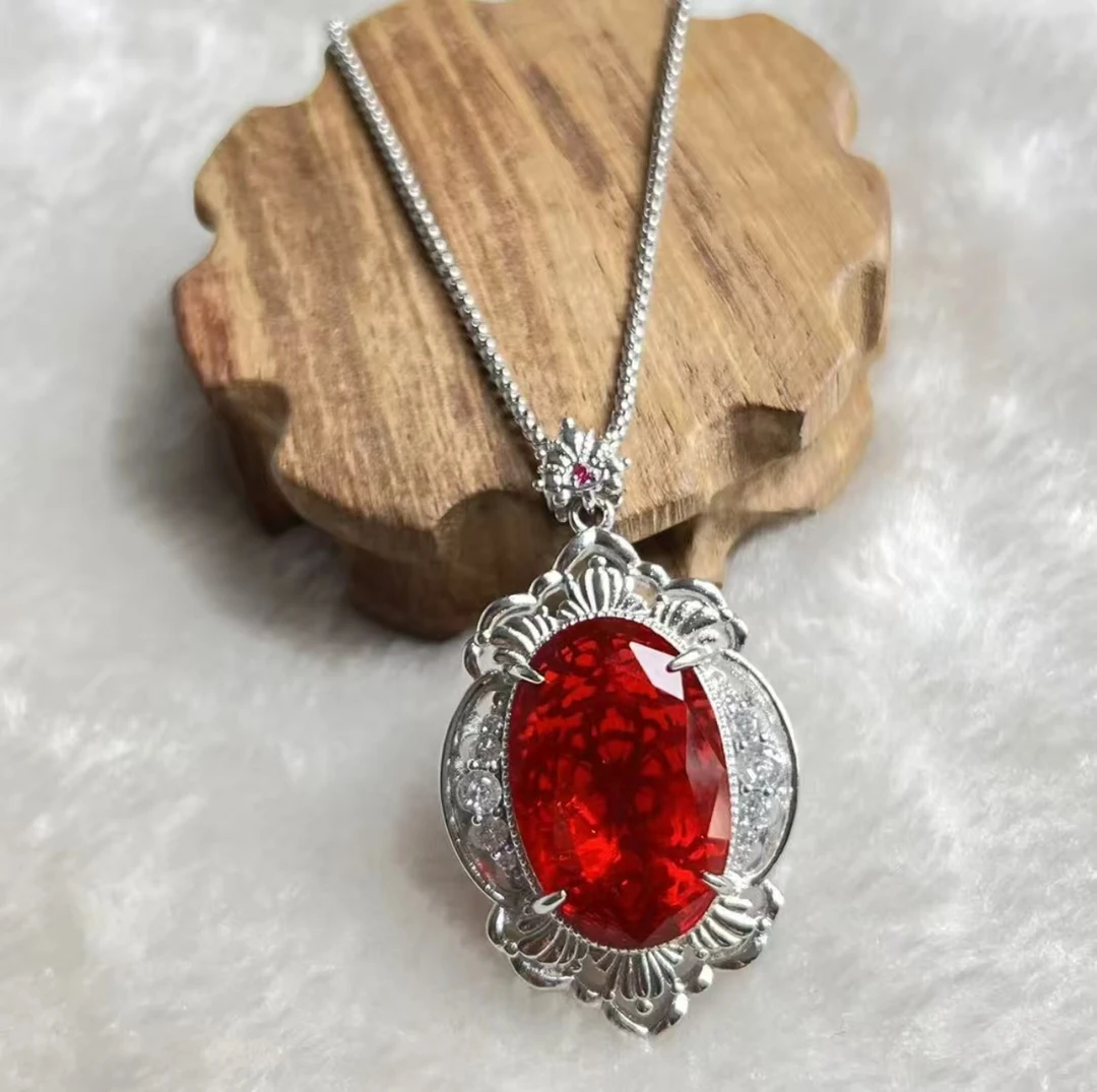 红时尚吊坠美观大气美轮美奂尽显魅力