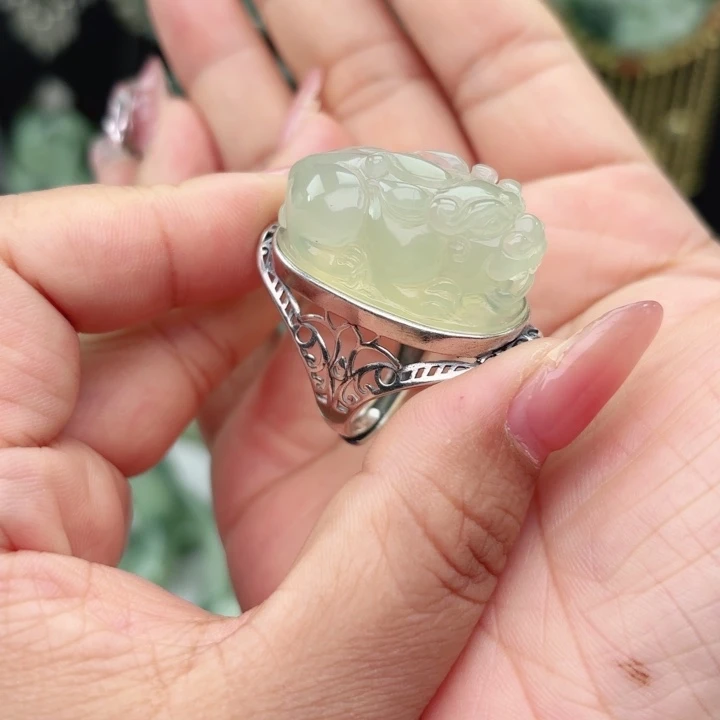 乔***霞岫玉银S925镶嵌戒指