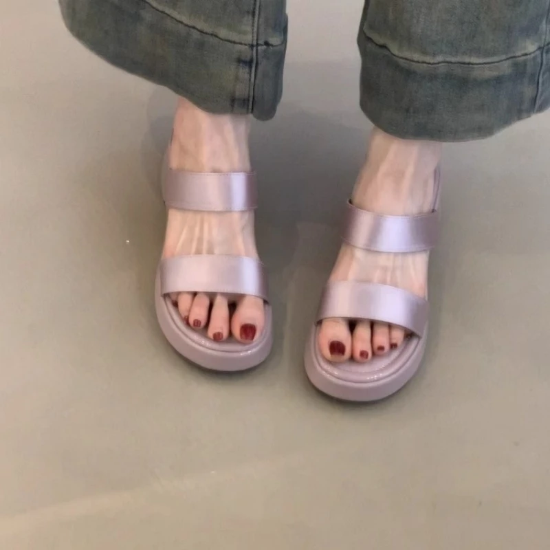 原创设计2025新款法式复古小众气质简约一字带厚底凉鞋女外穿凉拖