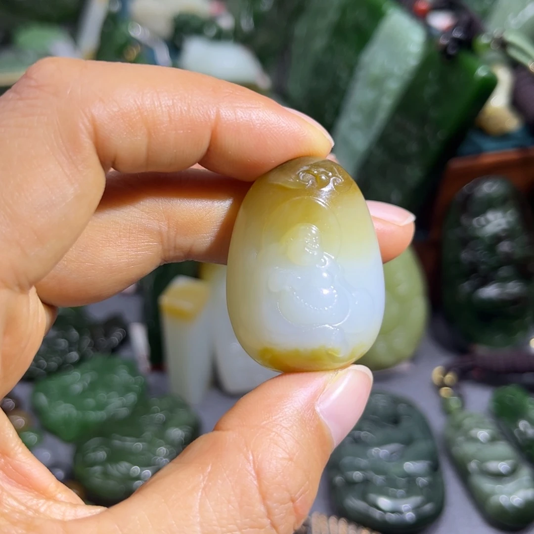 和田玉未镶嵌颈饰