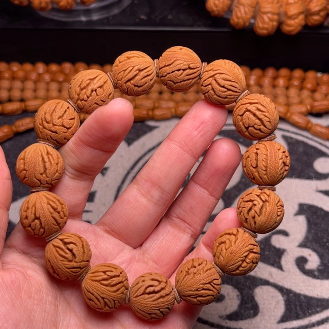 手串桃核龙纹绣球17