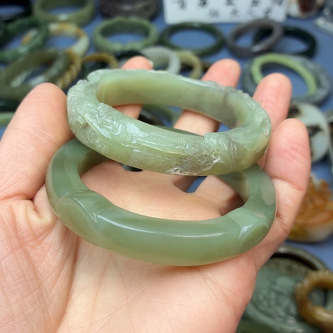 小***红和田玉（青白玉）未镶嵌手镯山水镯56.6mm猫咪镯57mm