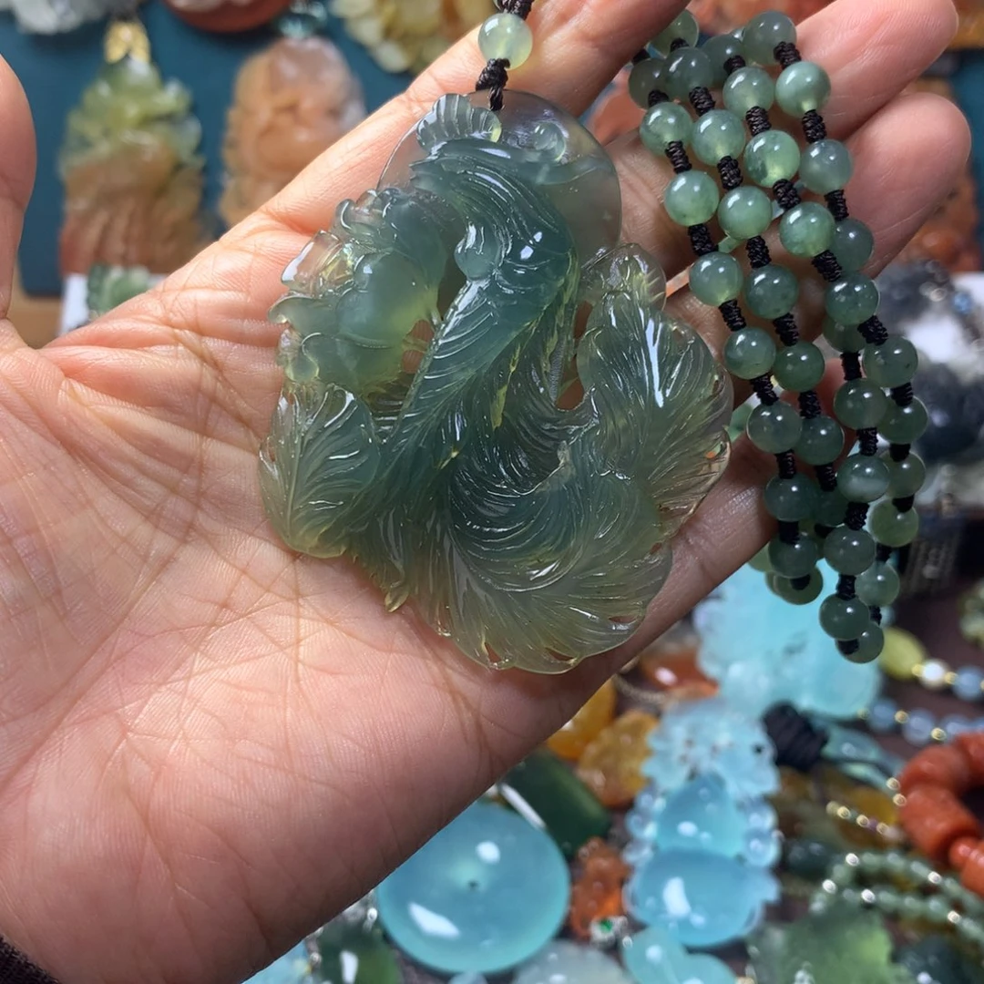 蛇纹石玉未镶嵌挂坠