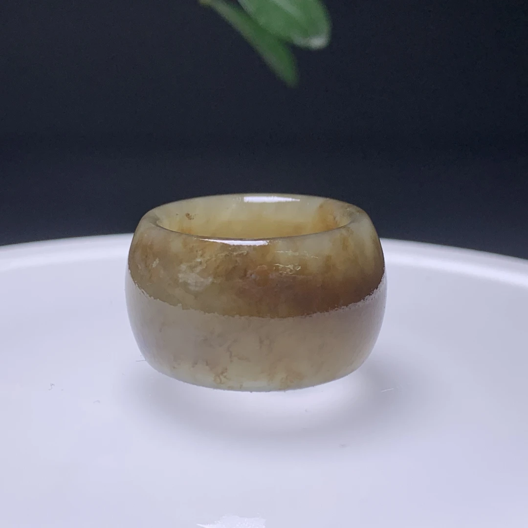 D4202珠宝玉石精选和田玉戒圈