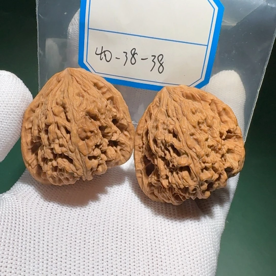 吊坠文玩核桃40号顺三角微凹