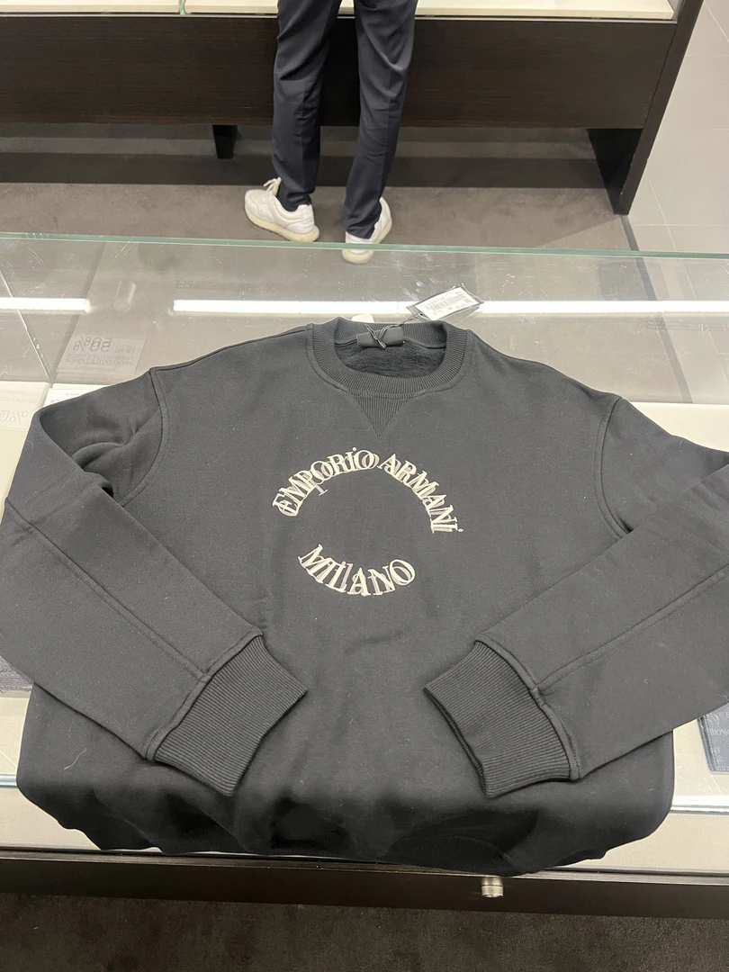 全新未使用 EMPORIO ARMANI/乔治·阿玛尼 男士刺绣卫衣不退换