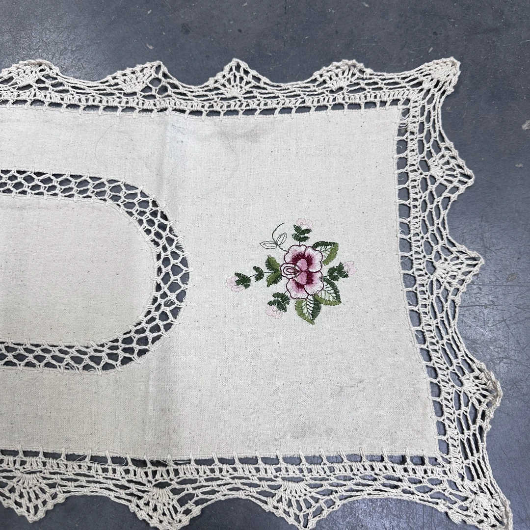 ZHC201 本色刺绣拼钩针长桌旗花稿随机30*70cm