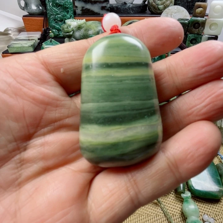 独山玉未镶嵌珠宝半成品