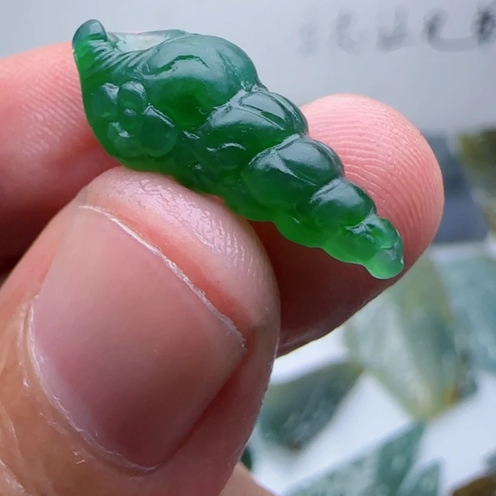 定制翡翠未镶嵌不包工
