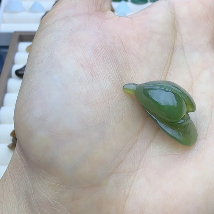 一****和田玉（糖玉）未镶嵌车挂