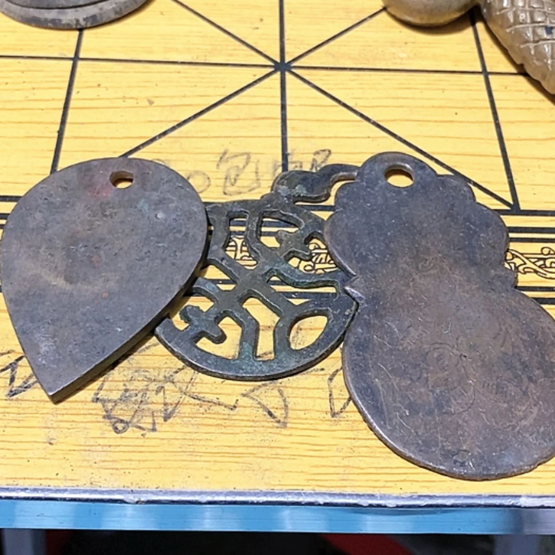 【闪购商品】一****半金属制品