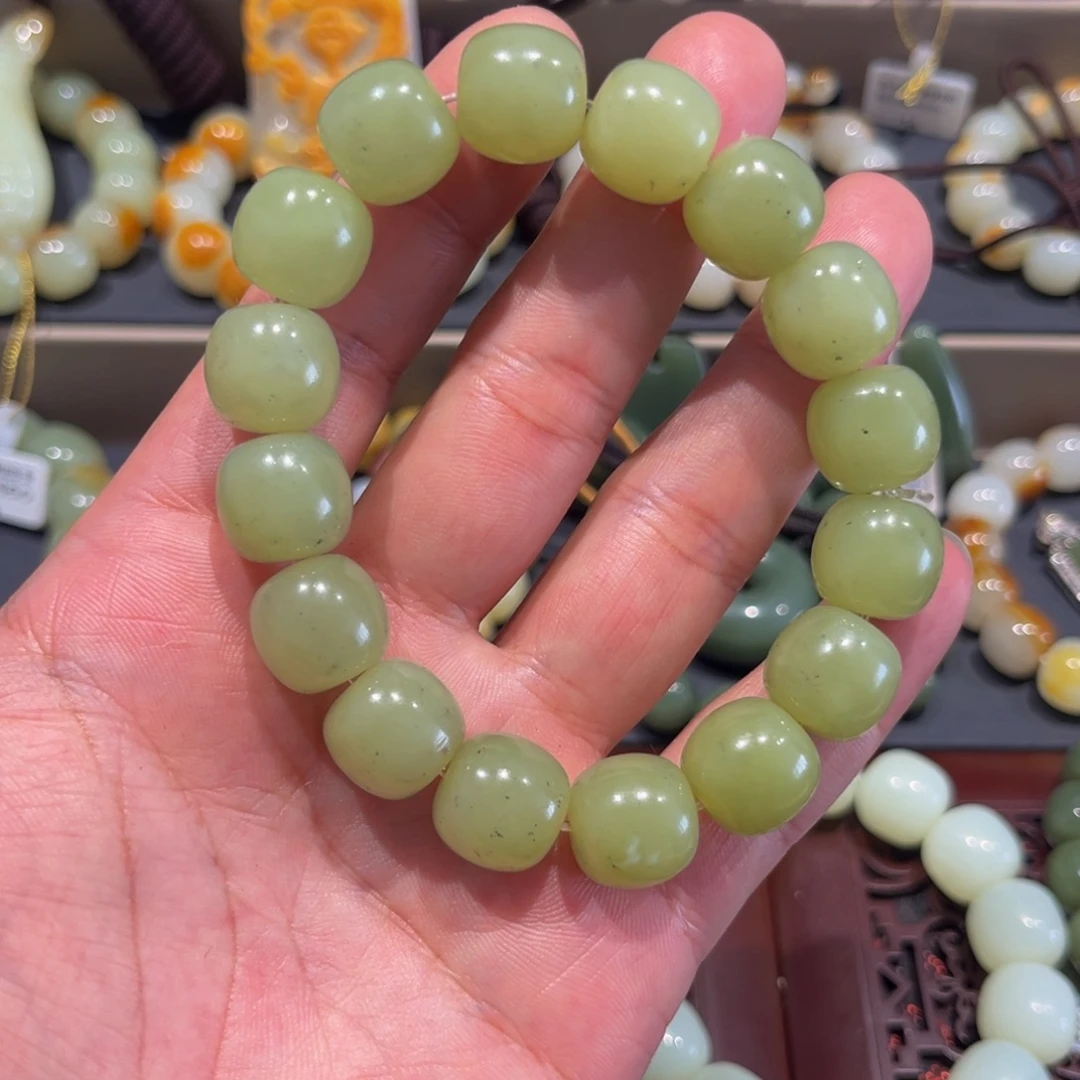透闪石质玉未镶嵌手链