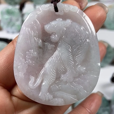 翡翠颈饰未镶嵌上山虎福利