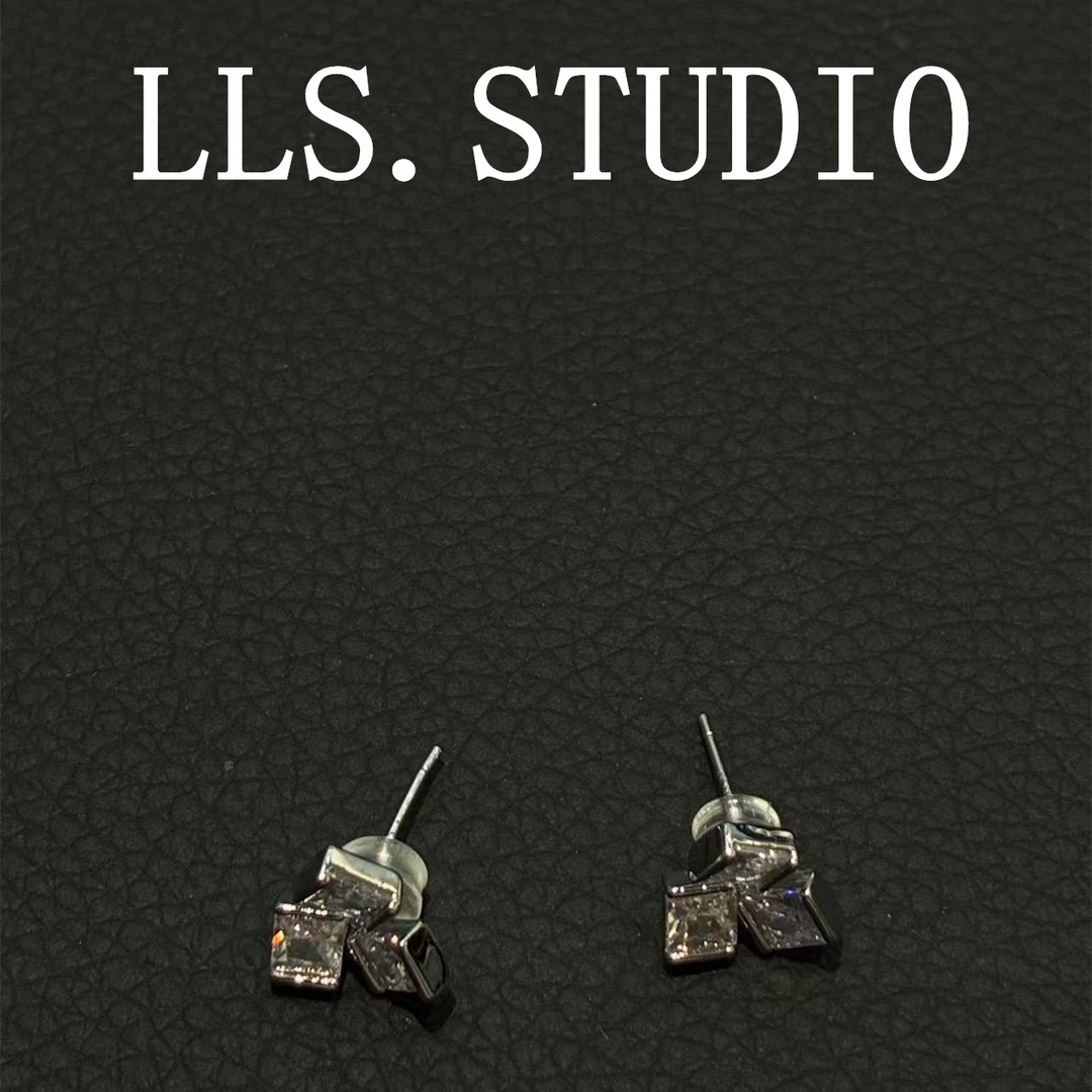 s925银针锆石耳饰 银色三角小耳钉 7001