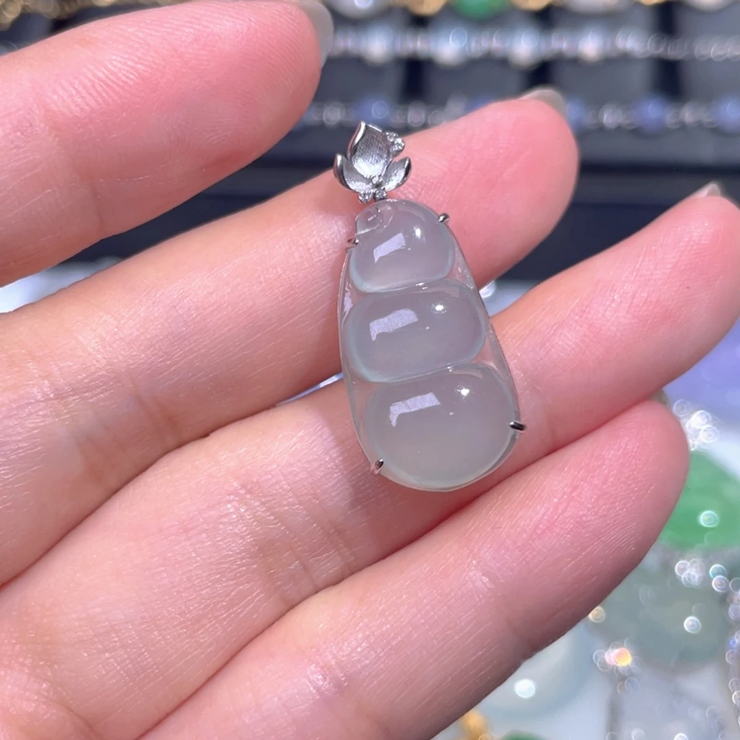 颈饰18K金镶嵌翡翠翡翠