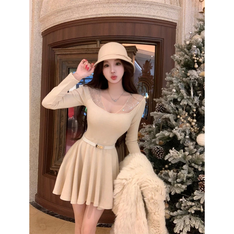 温柔风气质V领内搭长袖针织连衣裙女装性感收腰修身连衣裙带腰带