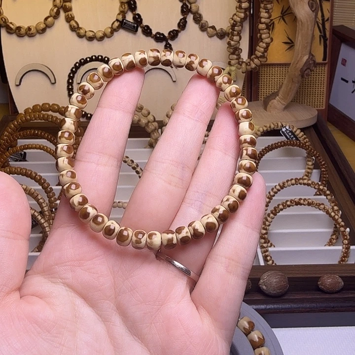 徐***～树脂紫金鼠，卡6.5纯肉三花