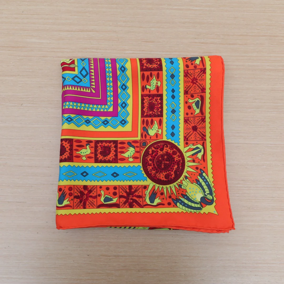 未使用 Hermes/爱马仕 小花柳 90*90厘米围巾方巾 印花 桑蚕丝