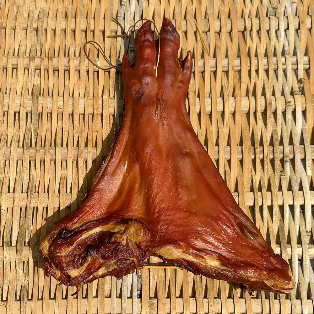 湖南农家柴火烟熏腊猪脚