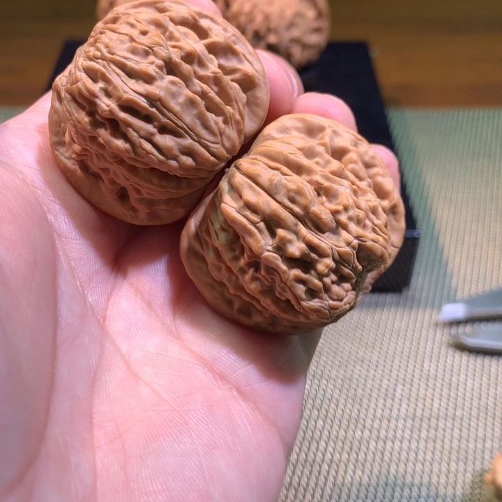 【闪购商品】文玩核桃吊坠龙*汉高楼40