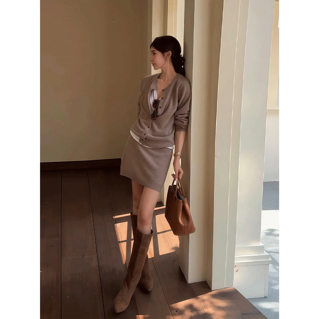 韩国气质女人味假两件拼接针织衫套装秋季新款包臀半身裙两件套潮