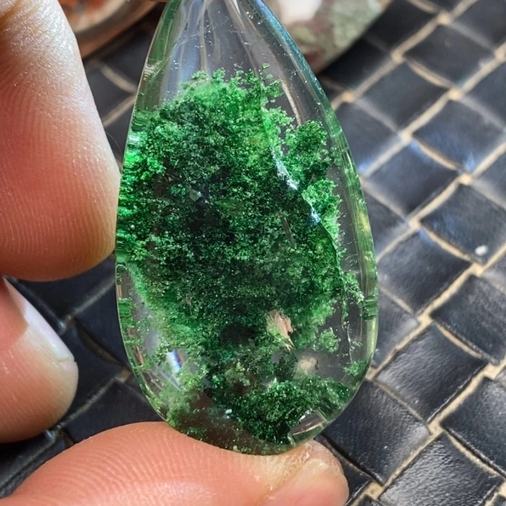 水晶颈饰未镶嵌葡**儿