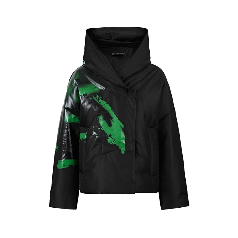 S·DEER圣迪奥女装时尚休闲连帽撞色胶印短款黑色羽绒服S21482494