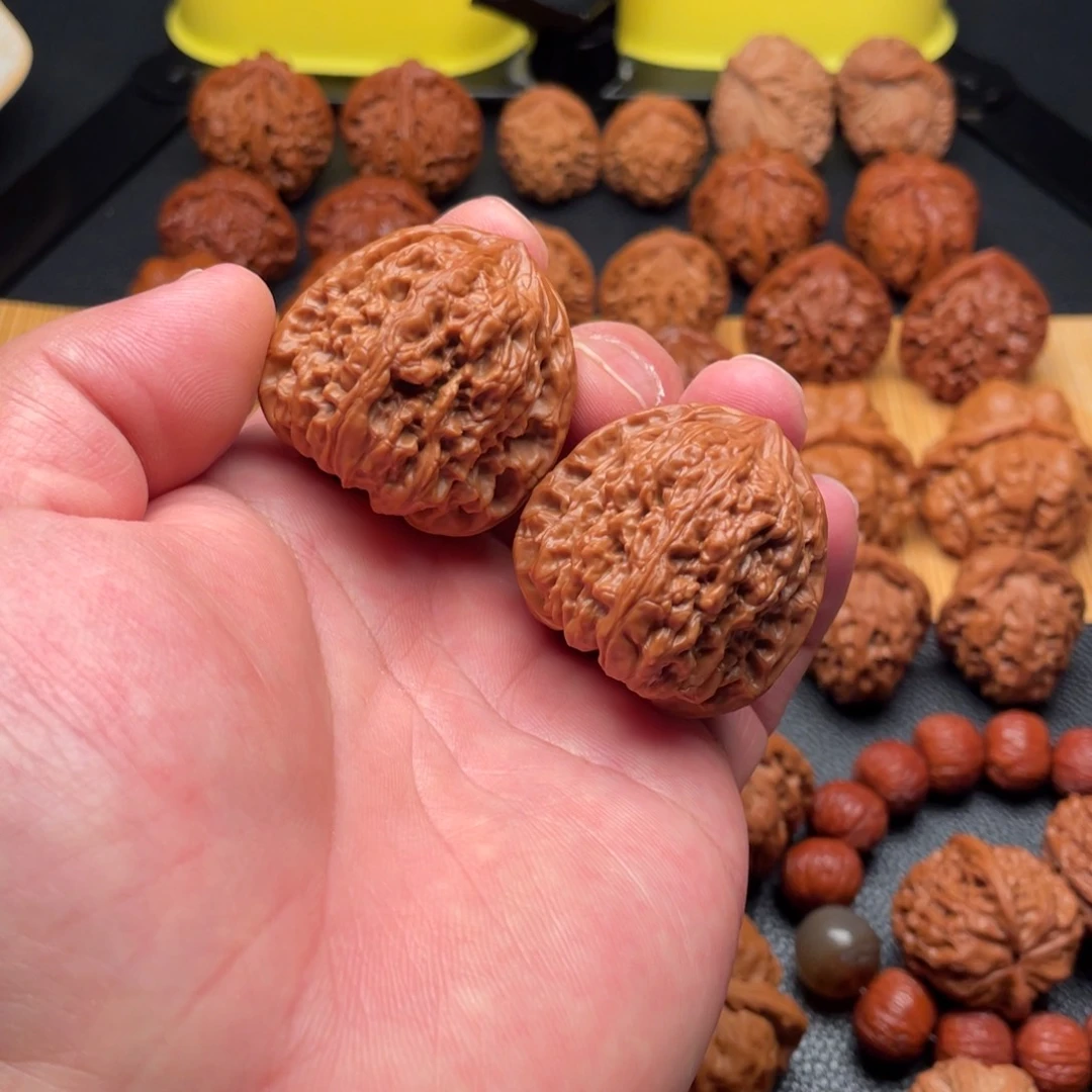 文玩核桃把件平谷凹底