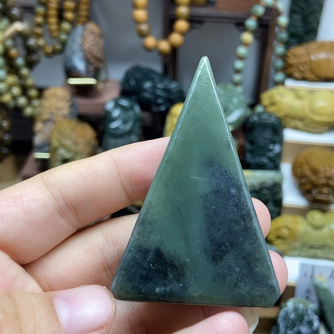 岫岩河磨玉（透闪石质玉）未镶嵌把件