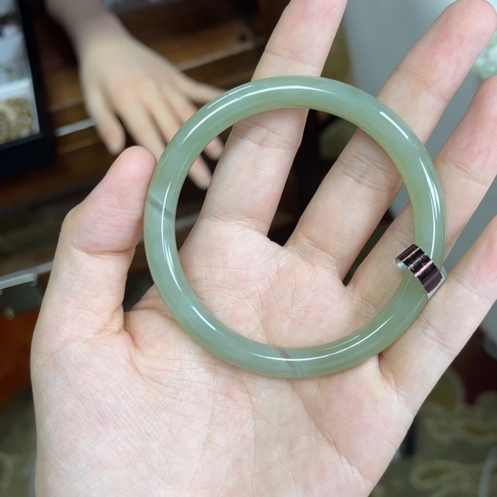 和田玉未镶嵌手镯57