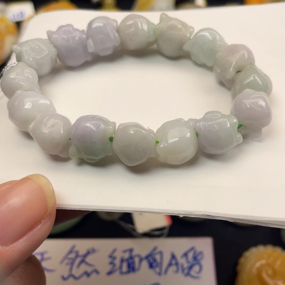 翡翠未镶嵌颈饰翡翠招财猪