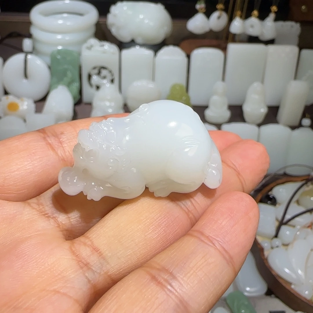 、***℡和田玉未镶嵌颈饰