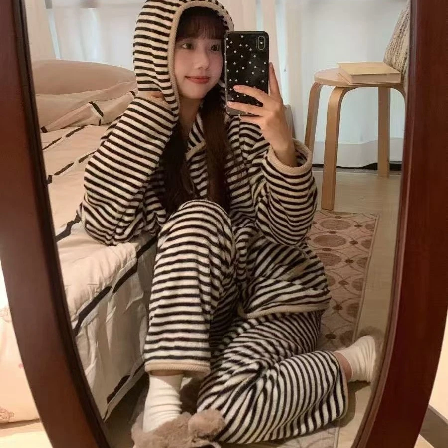 女士冬季珊瑚绒黑白条纹拉链开衫加厚保暖可外穿睡衣