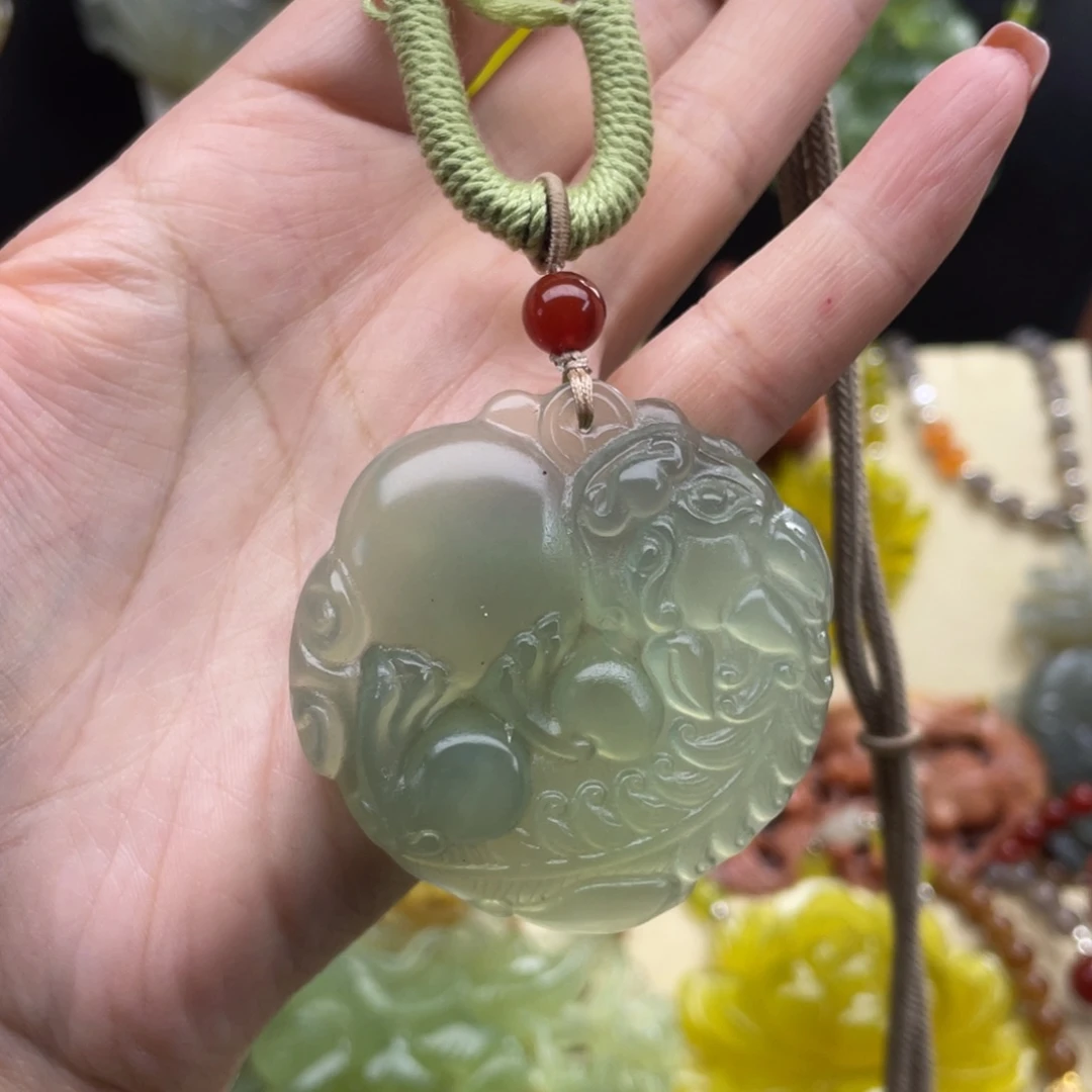 未镶嵌蛇纹石玉颈饰